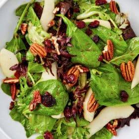 Fresh Spring Salad with Pears and Pecans